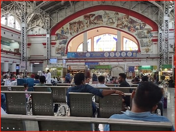 ऑफिसची कटकट संपली, आता रेल्वे स्टेशनवर बसून करता येणार काम, मुंबई सेंट्रला वेगळाच पॅटर्न!