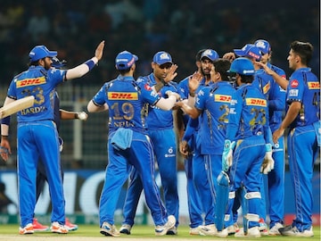 चर्चा संजू-जडेजाची, पण गेम मुंबईने फिरवला, रोहितला चॅम्पियन बनवणारा कमबॅक करणार! स्पिनरही रडारवर चर्चा संजू-जडेजाची, पण गेम मुंबईने फिरवला, रोहितला चॅम्पियन बनवणारा कमबॅक करणार! स्पिनरही रडारवर