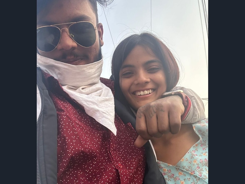 आमच्यात प्रेम होतं, ते माझ्या पप्पाला मंजूर नव्हतं. त्यांना सक्षमची जात मान्य नव्हती. ते मला म्हणायचे, तू दुसऱ्या कोणत्याही मुलासोबत लग्न कर, पण सक्षमसोबत करू नको' असं सांगत होते. फक्त जात हे कारण होतं, पण त्याआधी त्यांची काही दुश्मनी होती. माझे दोन्ही भाऊ आणि सक्षम हे चांगले मित्र होते.  