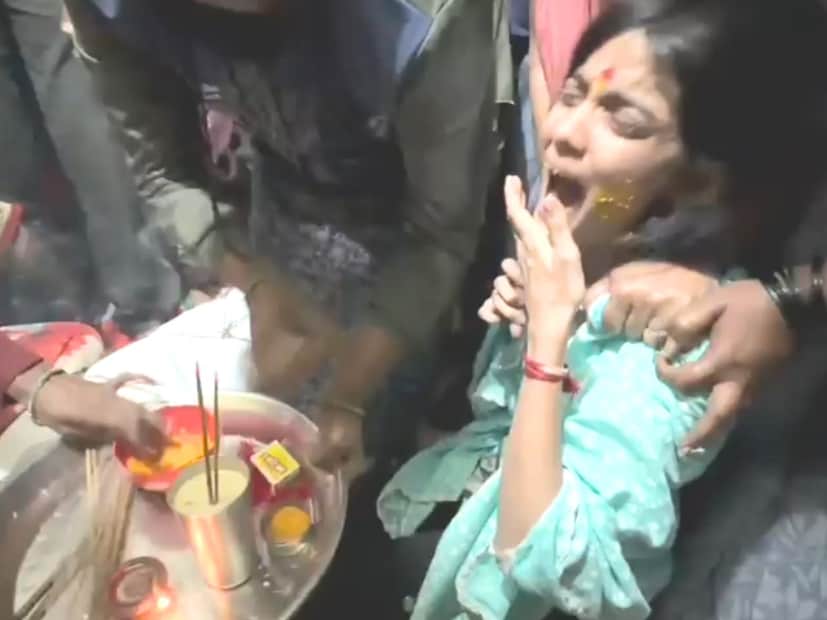 सक्षमवर एमपीडी पडली होती. जेलमधून सुटून आल्यावर माझ्या घरचे त्याचा गेम लावण्यावर होते, असं ते बोलते होते. मला ते धमकी देत होते, आम्ही त्याला मारून टाकणार, गोड बोलून संपवणार, नशा करून त्याला मारणार. त्याच्यावर ३ गोळ्या झाडल्या तरी त्याला काही झालं नव्हतं. तेव्हा त्याच्या डोक्यात फरशी घालून त्याला मारलं.