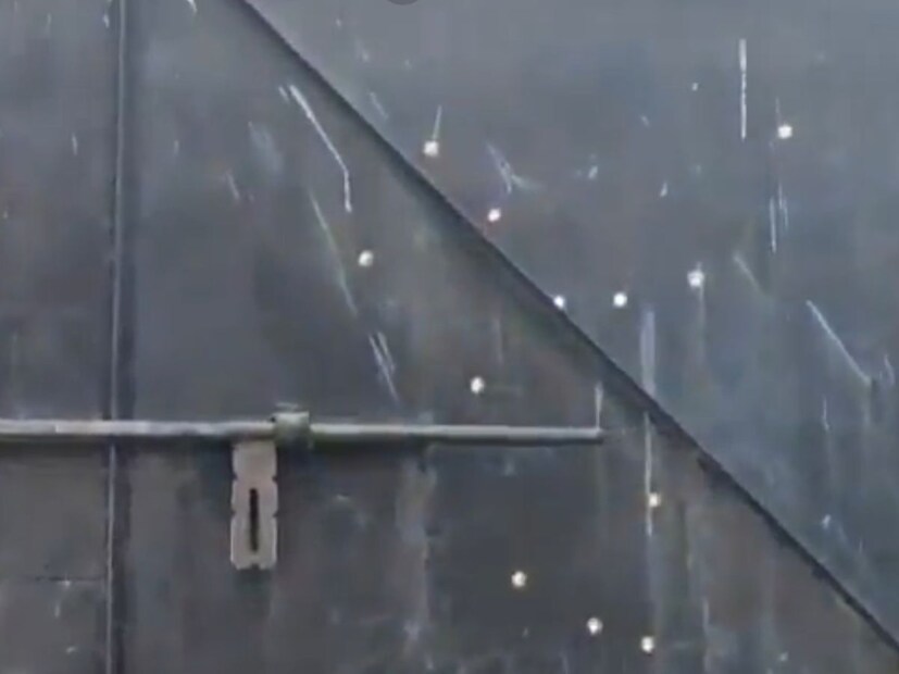 अटक केलेल्या आरोपींची कसून चौकशी केली जात आहे आणि प्रकरणाचा तपास केला जात आहे. या हल्ल्यात कुटुंबातील कोणताही सदस्य जखमी झाला नसल्याचे वृत्त आहे.