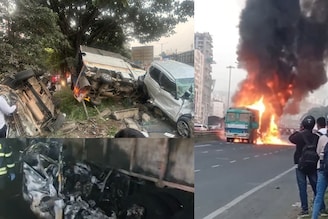 नवले पुलावर मृत्यूचा 'कंटेनर', 2 कंटेरनमध्ये सापडलेल्या कारचे भयावह Photos