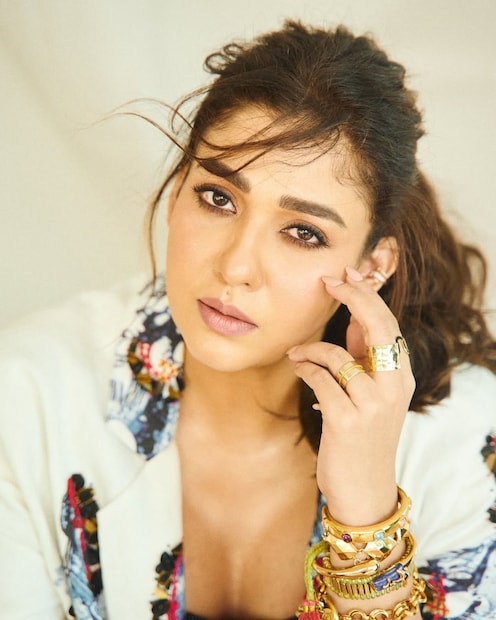 त्या विवाहित अभिनेत्याशी लग्न करण्यासाठी नयनताराने अभिनेत्याच्या पत्नीला तब्बल 3 कोटी देऊ केले होते, असं म्हणतात. इतकं सगळं करुनही त्यांचं प्रेम पूर्ण होऊ शकलं नाही. पण त्यांच्या प्रेम कहाणीची आजही चर्चा होते. 