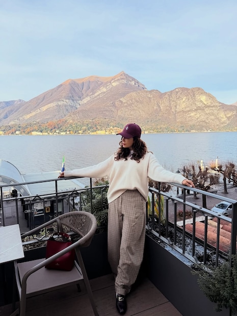 काही वर्षात या अभिनेत्रीचं लक्ष झालं. लग्नानंतर ही अभिनेत्री फार काम करताना दिसली नाही. प्रसिद्ध हिंदी मालिकेत तिने शिल्पा शिंदेच्या रिस्पेसमेन्टचं काम केलं. अभिनेत्रीनं लग्न केलं. तिच्या नवऱ्याचं तिच्याशी हे तिसरं लग्न होतं. याआधी त्याचे दोन डिवोर्स झाले होते. 