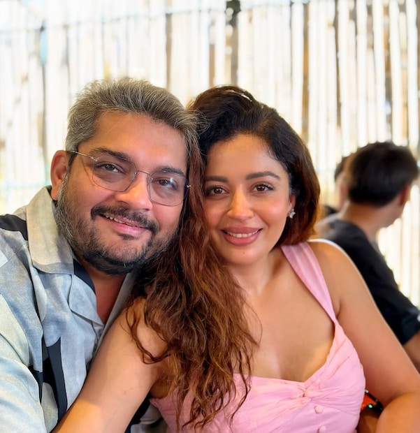 'तिघींच्या जगण्यातलं चौथं पान' उलगडत असताना या तिघींमधलं नातं, त्यांचे आयुष्याकडे पाहाण्याचे दृष्टिकोन आणि बदलत्या काळातली भावनिक चढ-उतार यांचा सुंदर वेध दिग्दर्शिका जीजिविषा काळे यांनी घेतला आहे. ज्येष्ठ अभिनेत्री भारती आचरेकर यांच्यासह नेहा पेंडसे बायस व सोनाली कुलकर्णी या चित्रपटात दिसणार आहेत.