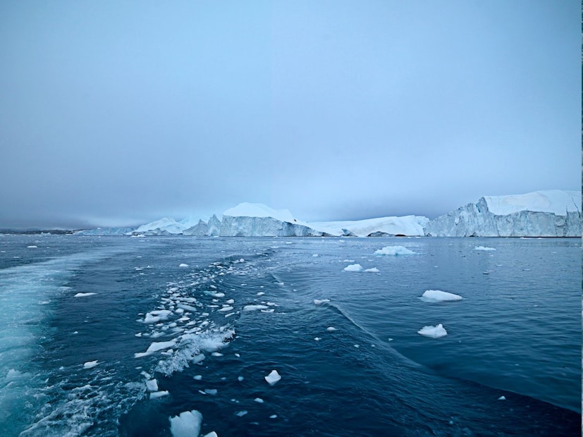 आजच्या धावपळीच्या आणि माहिती तंत्रज्ञानाच्या युगात, स्वतःला अपडेटेड ठेवणे खूप महत्त्वाचे आहे. शालेय शिक्षणानंतरही, आपल्या आजूबाजूला असलेल्या जगाबद्दलचे सामान्य ज्ञान (General Knowledge) वाढवणे ही एक निरंतर प्रक्रिया आहे. भूगोलापासून ते विज्ञानापर्यंत, प्रत्येक माहितीआपल्याला जगाला अधिक चांगल्या प्रकारे समजून घेण्यास मदत करतो. या ज्ञानामुळे आपली निर्णयक्षमता वाढते आणि सामाजिक चर्चांमध्ये आपला सहभाग अधिक प्रभावी ठरतो.