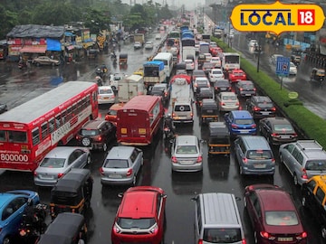 महत्त्वाच्या चौकातील रस्त्यांवर खोदकाम (फाईल फोटो) महत्त्वाच्या चौकातील रस्त्यांवर खोदकाम (फाईल फोटो)