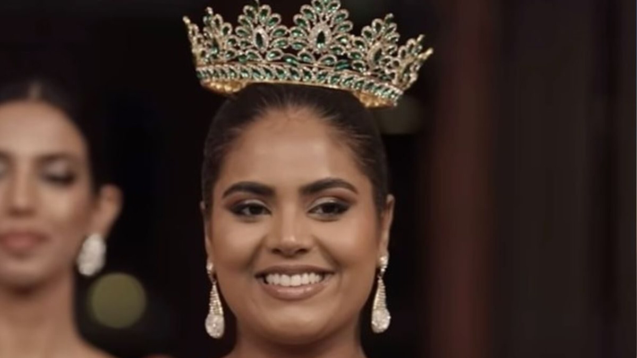 Miss Universe 2025: पाकच्या सुंदरीवर का भडकला मुस्लिम समाज? 'या' गोष्टीमुळे सुंदरी आली वादात