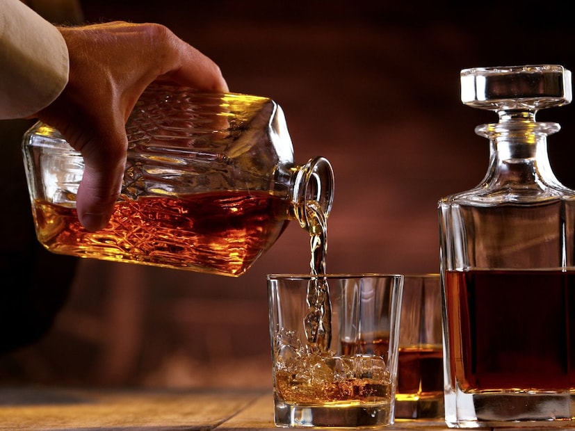 (नोट : वरील माहिती सामान्य माहितीवर आधारीत आहे. न्यूज 18 मराठी मद्यपानासाठी प्रोत्साहन करत नाही. आमचा उद्देश तुमच्यापर्यंत माहिती पोहोचवण्याचा आहे.)