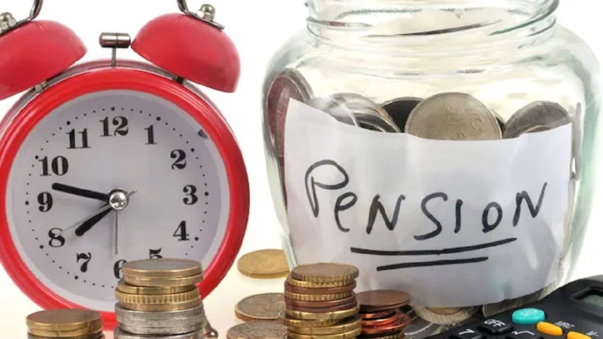 प्रायव्हेट नोकरी करताना किती मिळेल पेन्शन! एका मिनिटांत समजून घ्या पूर्ण फॉर्म्यूला