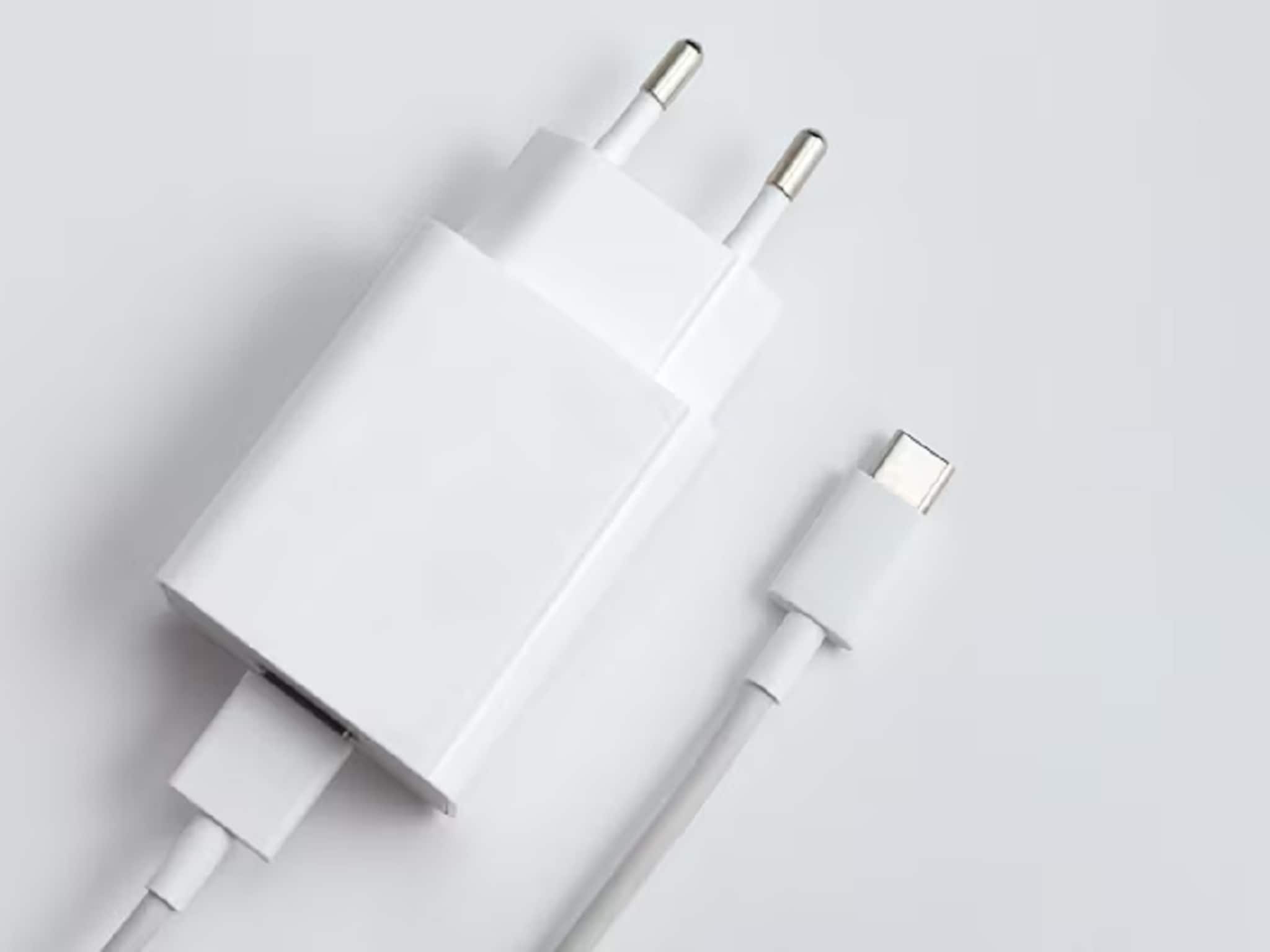 असं चार्जर ठरु शकतं धोकादायक! सरकारचा इशारा, पाहा कसं असावं चार्जर 