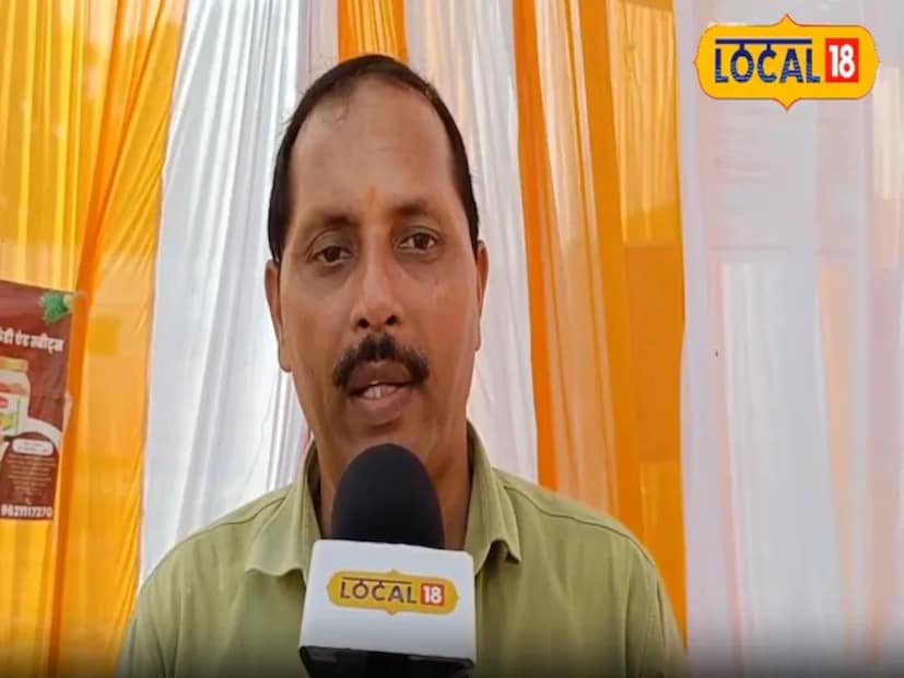 राजेश पांडे हे जौनपूर जिल्ह्यातील एका लहानशा गावातून येतात. काही वर्षांपूर्वीपर्यंत ते नोकरीच्या शोधात होते, पण त्यांना मनासारखे यश मिळाले नाही. तेव्हा त्यांनी विचार केला की, नोकरी शोधण्याऐवजी आपल्या गावातच काहीतरी नवीन आणि स्वतःचा व्यवसाय का सुरू करू नये? घरातल्या महिला उत्तम लोणची बनवत असत. 