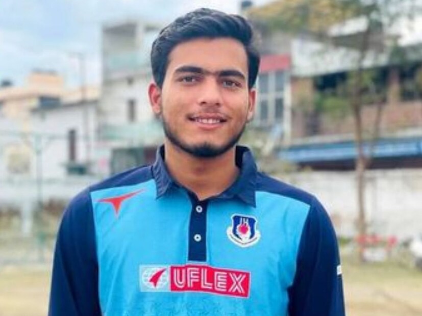 पण या लिलावाआधी एक मोठी बातमी समोर आली आहे.चेन्नई सुपर किंग्जने रविंद्र जडेजावर तोडगा शोधला आहे.रविंद्र जडेजाच्या जागी एका 20 वर्षीय खेळाडूला संघात स्थान देण्यात येणार असल्याची सुत्रांकडून माहिती मिळते आहे.