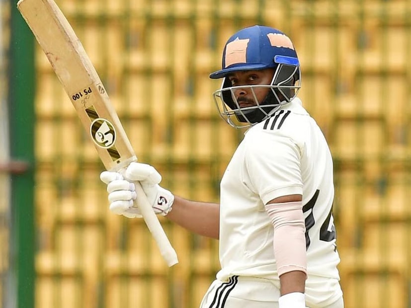 आधी मुंबई आणि आता महाराष्ट्राकडून रणजी ट्रॉफी खेळणाऱ्या पृथ्वी शॉने 63 मॅचमध्ये 47.41 च्या सरासरीने 5,026 रन केले आहेत. पृथ्वीच्या नावावर फर्स्ट क्लास क्रिकेटमध्ये 14 शतकं आणि 21 अर्धशतकं आहेत.