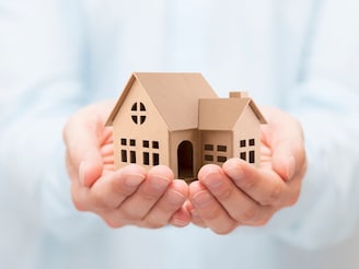 विवाहित मुलीचा वडिलोपार्जित मालमत्तेवर हक्क असतो? कायदा काय सांगतो?