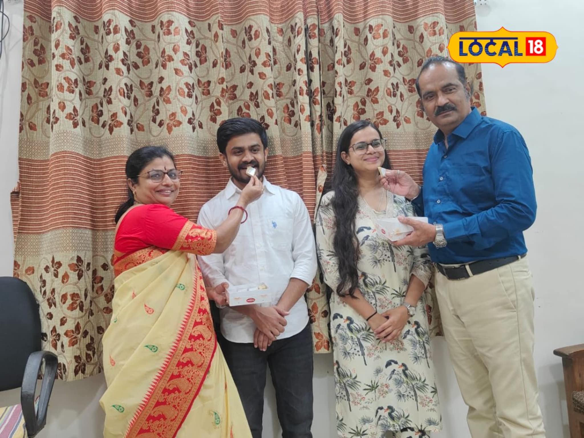 घरात भाऊ-बहिणीची जोडी खास, एकाच वेळी केली CA परिक्षा पास, Video