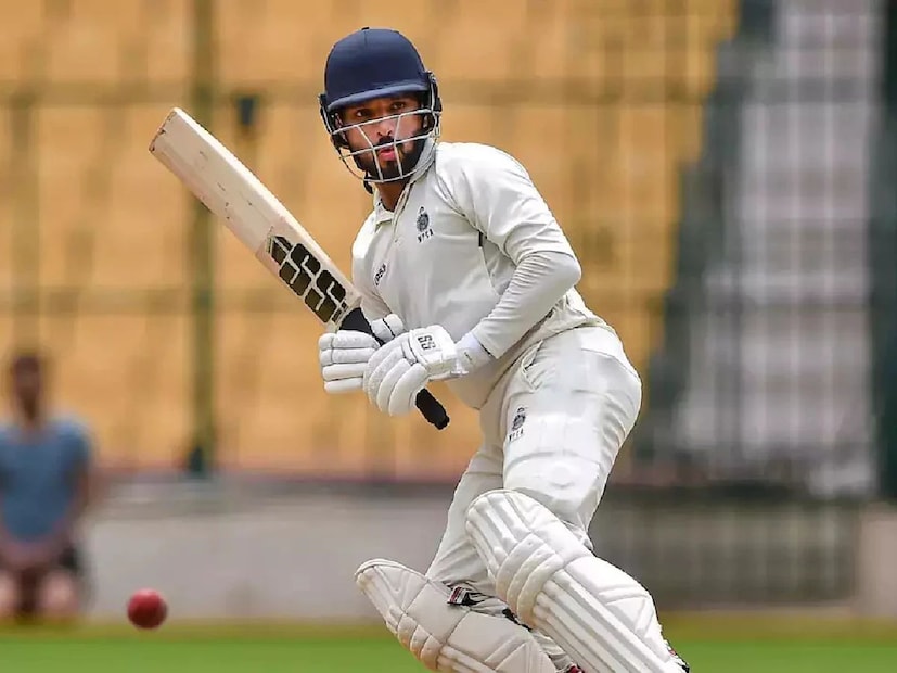 मध्य प्रदेशकडून खेळणाऱ्या रजत पाटीदारनेही प्रथम श्रेणी क्रिकेटमध्ये स्वत:ला सिद्ध केलं आहे. पाटीदारने 74 प्रथम श्रेणी सामन्यांमध्ये 45.78 च्या सरासरीने 5,448 रन केले, ज्यात 16 शतकं आणि 27 अर्धशतकं आहेत, पण तरीही त्याची भारताच्या टेस्ट टीममध्ये निवड केली जात नाहीये.