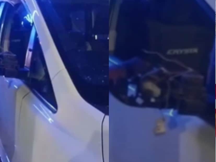 या हल्ल्यात राम खाडे यांची इनोव्हा कारच्या काचा फोडण्यात आल्या आहेत. त्याचसोबत गाडीचे आरसे देखील फोडण्यात आल्या आहे. 