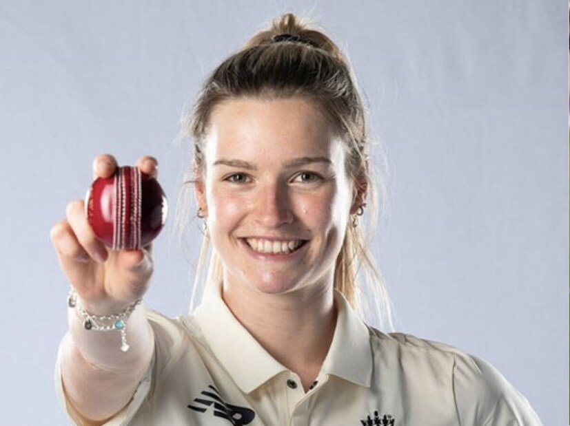 या लिलावात ती आरसीबीची सर्वात मोठी खरेदी होती. आरसीबीमध्ये सामील झाल्यानंतर तिने एका पोस्टमध्ये लिहिले, 