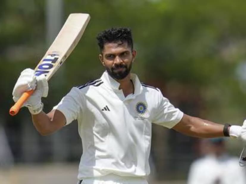 ऋतुराज गायकवाडही मागच्या काही काळापासून प्रथम श्रेणी क्रिकेटमध्ये उत्कृष्ट कामगिरी करत आहे. महाराष्ट्राकडून खेळणाऱ्या ऋतुराजने 43 सामन्यांमध्ये 9 अर्धशतकं आणि 16 अर्धशतकांच्या मदतीने आणि 45.59 च्या सरासरीने 3,149 रन केले आहेत.