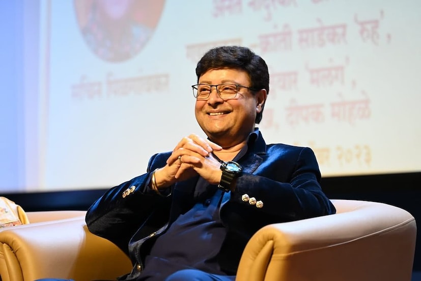 सचिन यांनी ९० च्या दशकाच्या उत्तरार्धातील किस्सा सांगितला. त्यांनी 'यमला पगला दीवाना' हे शिर्षक 'इंडियन मोशन पिक्चर प्रोड्यूसर्स असोसिएशन' कडे नोंदवले होते. काही दिवसांनी एका निर्मात्याने सचिन यांना हे शिर्षक देण्यास विचारले, पण सचिन यांनी नकार दिला.