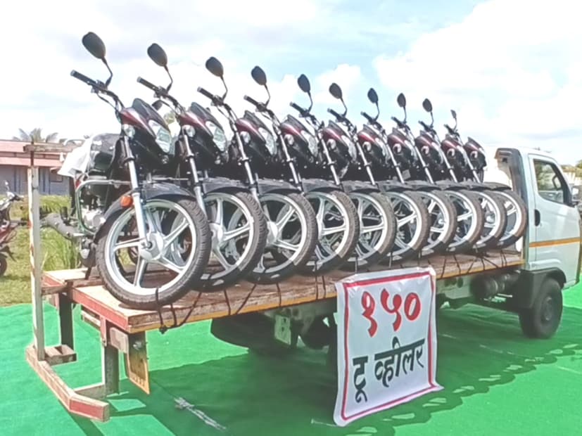 दोन वेगवेगळ्या प्रकारामध्ये बैलगाडा शर्यत होणार आहे. त्यामुळे पहिल्या शर्यतीत विजयी होणाऱ्या उमेदवाराला प्रत्येकी एक एक थार आणि फॉर्च्युनर दिली जाणार आहे. 