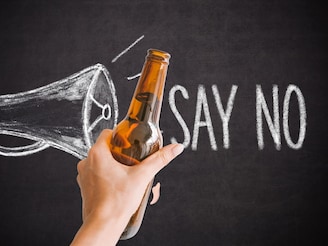 लोक दारू कमी का पितायत? कारण ऐकाल तर आश्चर्य वाटेल…नशेच्या ट्रेंडमध्ये मोठा बदल