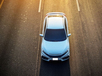 फक्त स्वस्त नाही, ‘योग्य’ पॉलिसी निवडा; कार इन्शुरन्स घेताना 'या' गोष्टी लक्षात फक्त स्वस्त नाही, ‘योग्य’ पॉलिसी निवडा; कार इन्शुरन्स घेताना 'या' गोष्टी लक्षात