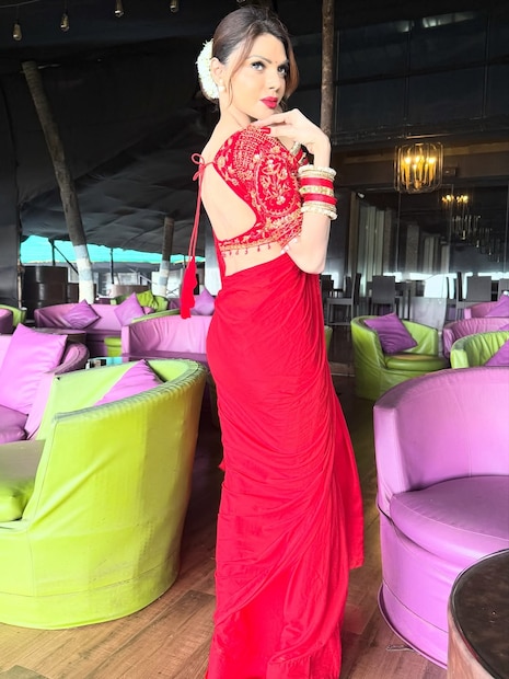 शर्लिनने तिच्या आयुष्यातील एका सीक्रेट गोष्टीचा थेट खुलासा करत, देहविक्रीसाठी तिला सतत मेसेज करणाऱ्यांना स्पष्ट शब्दांत संदेश दिला आहे.