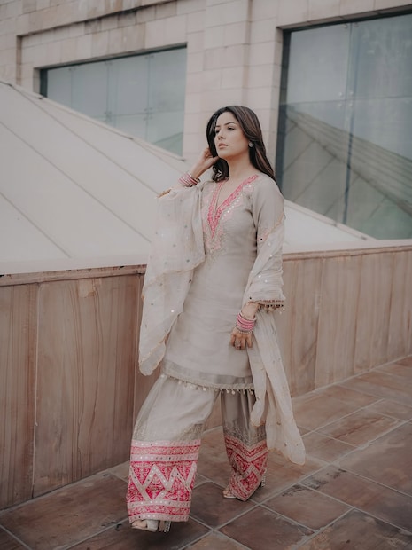 शहनाजने सांगितले की, तिला भविष्यात आई व्हायचे आहे, पण सध्या तिच्याकडे वेळ नाही. या क्षणाला ती पूर्णपणे तिच्या करिअरवर आणि स्वतःच्या विकासावर लक्ष केंद्रित करत आहे.