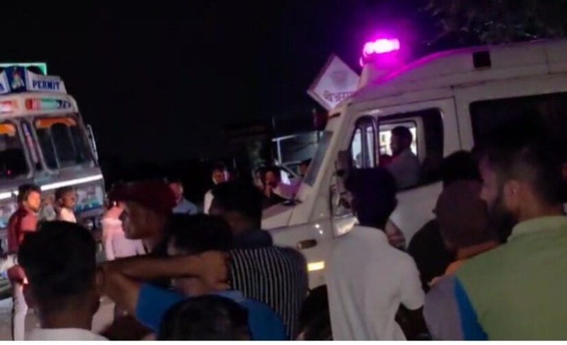  शिरुरच्या पिंपरखेडमध्ये घडलेल्या या घटनेमुळे गावकरी प्रचंड संतप्त झाले आहे. गावकऱ्यांनी या घटनेनंतर वन विरोधाच्या आक्रमक भूमिका घेतली आहे.