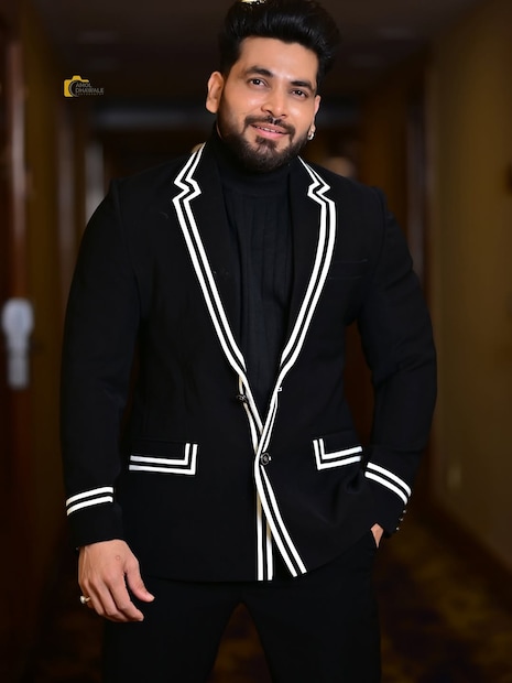 शिव ठाकरेच्या घरी लागलेल्या आगामुळे घरातील बरंचसं साहित्या जळून खाक झालं आहे. त्याने घरात अनेक ट्रॉफी ठेवल्या होत्या त्यादेखील जळून खाक झाल्यात. पण कोणतीही जीवितहानी झालेली नाही. 