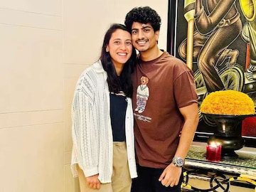 स्मृतीच्या वडिलांना हार्ट अटॅक, 9 तासात पलाशची प्रकृतीही बिघडली, नवरदेव रुग्णालयात स्मृतीच्या वडिलांना हार्ट अटॅक, 9 तासात पलाशची प्रकृतीही बिघडली, नवरदेव रुग्णालयात