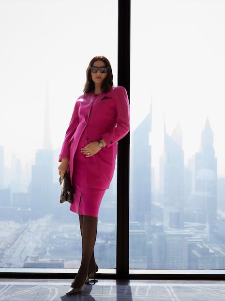 सोनम आणि आनंद अहुजा यांना 2022 साली पहिला मुलगा झाला. तेव्हा सोनम 37 वर्षांची होती. वायु असं त्यांच्या मुलाचं नाव आहे. वायु नुकताच तीन वर्षांचा झाला आहे. त्यानंतर सोनम आता दुसऱ्यांदा प्रेग्नंट आहे. वयाच्या चाळीशीत सोनमनं दुसऱ्यांदा आई होणार आहे. 