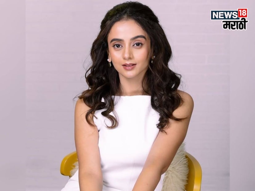 'ख्याति कोठारी' - झलक देसाईयांनी मुंबई विश्वविद्यालयाच्या मीठीबाई कॉलेजमधून बायोटेक्नॉलॉजी विषयात बीएससी पदवी पूर्ण केली आहे. तिने आपल्या शिक्षणासाठी अभिनय क्षेत्राला ब्रेक दिला होता.