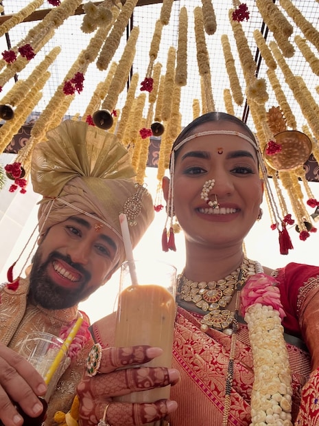 प्रतिक देशमुखने स्वतः सोशल मीडियावर लग्नाचे सुंदर फोटो शेअर करत, 