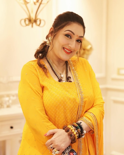 ती म्हणाली, 