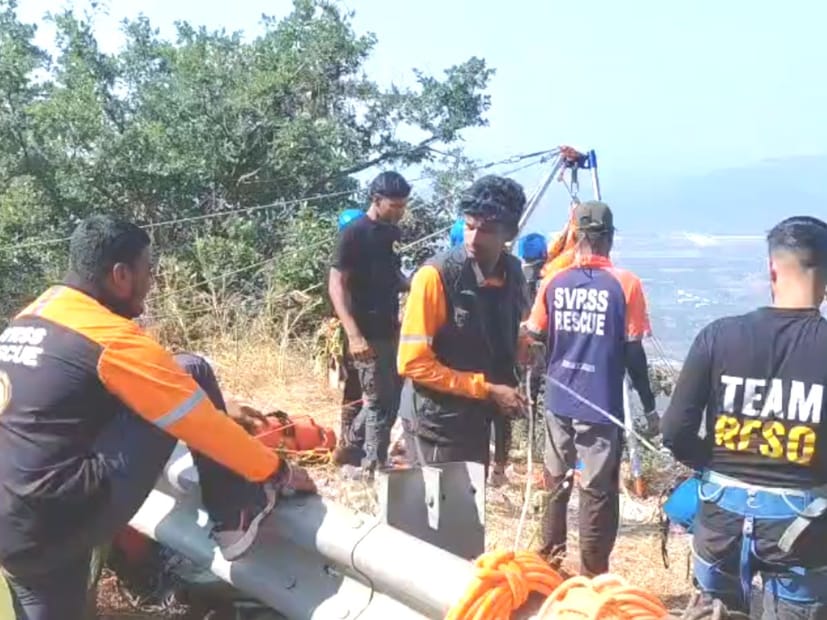 त्यानंतर रेस्क्युची टीम आली आणि त्यांनी शोध लावला, अशी माहिती मृतांच्या नातेवाईकांनी दिली. 