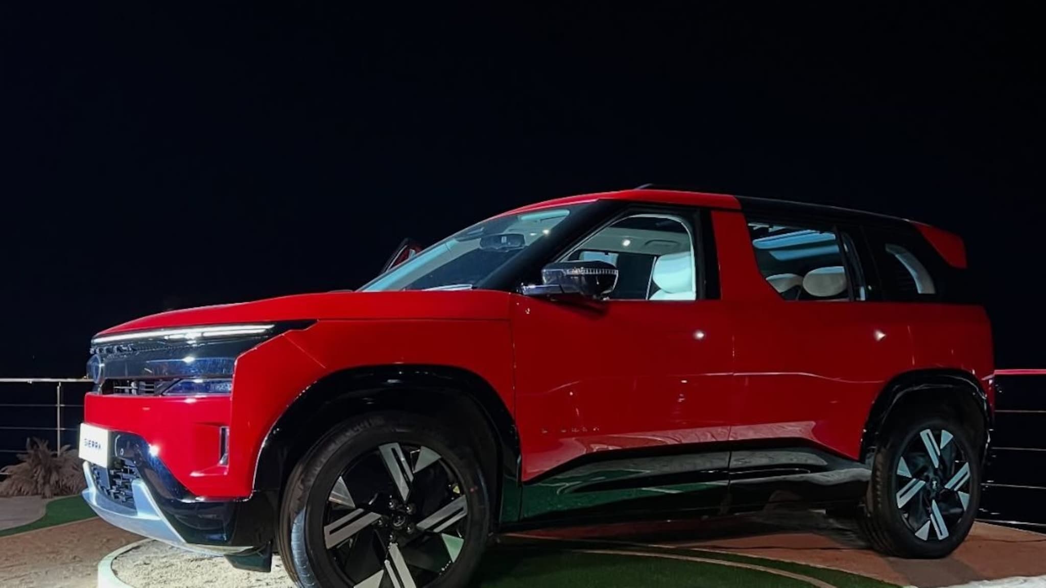 Tata Sierra: ती आली, तिने पाहिलं आणि जिंकलं! टाटाची किंग SUV अखेर आली समोर, पहिली झलक PHOTOS