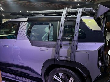 Tata ने आली मिनी 'Defender', धाकड फिचर्स आणि किंमत सगळ्यात कमी, खास PHOTOS