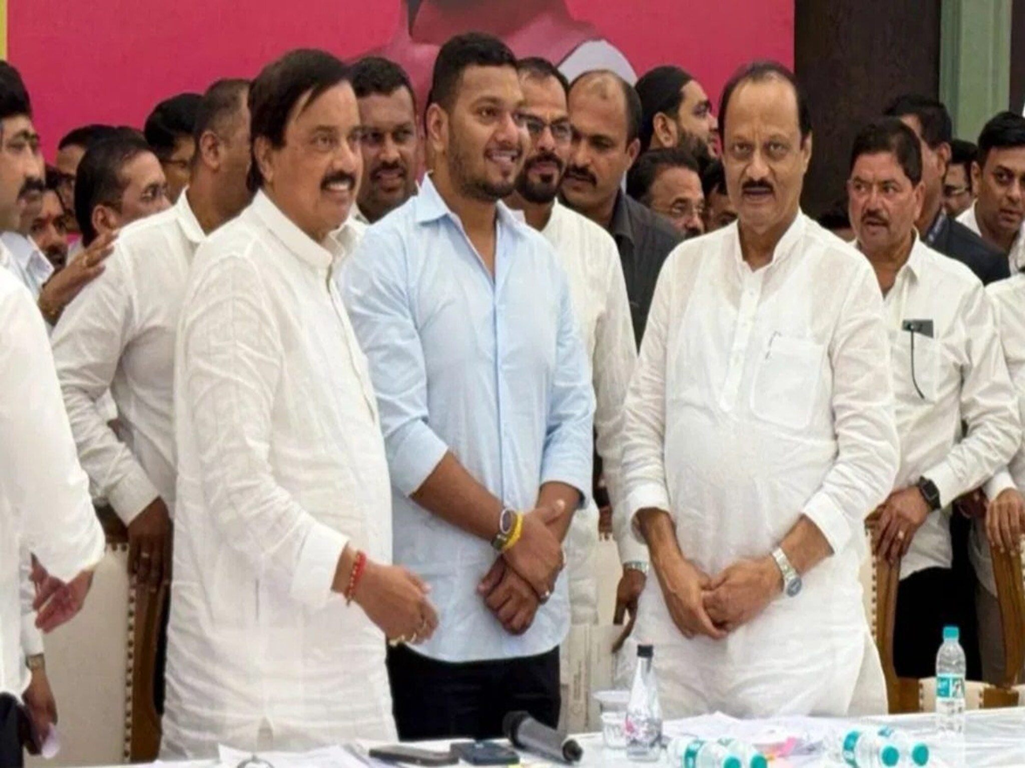 महाडच्या राजकारणात भूकंप! भरत गोगावलेंचा विश्वासू म्हणून ओळखणाऱ्या नेत्याकडे मोठी जबाबदारी