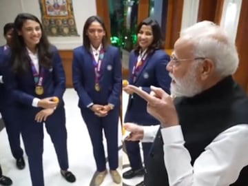 team india women meet pm narendra modi team india women meet pm narendra modi