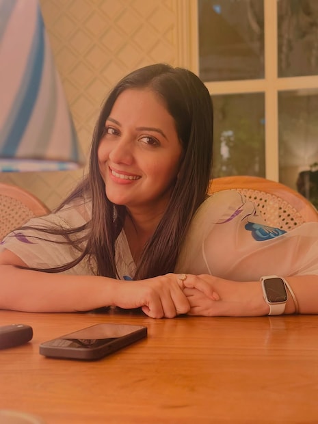 तेजश्री गेली 10 हून  अधिक वर्ष मराठी मालिका विश्वात प्रमुख नायिका म्हणून प्रेक्षकांच्या भेटीला येत आहे. पण हिच तेजश्री आता एका नव्या जॉनरमध्ये दिसणार आहे. सासू सुनांचा मेलोड्रामा नाही तर तेजश्री प्रधान आता थ्रिलर - हॉरर वेब सीरिजमध्ये दिसणार आहे. 