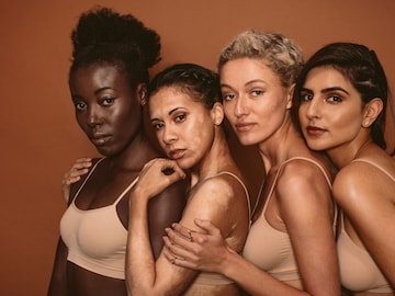 जगातील Top10 सुंदर महिला; 'या' मुंबईच्या सुंदरीने तर एश्वर्या रायलाही टाकलं मागे जगातील Top10 सुंदर महिला; 'या' मुंबईच्या सुंदरीने तर एश्वर्या रायलाही टाकलं मागे