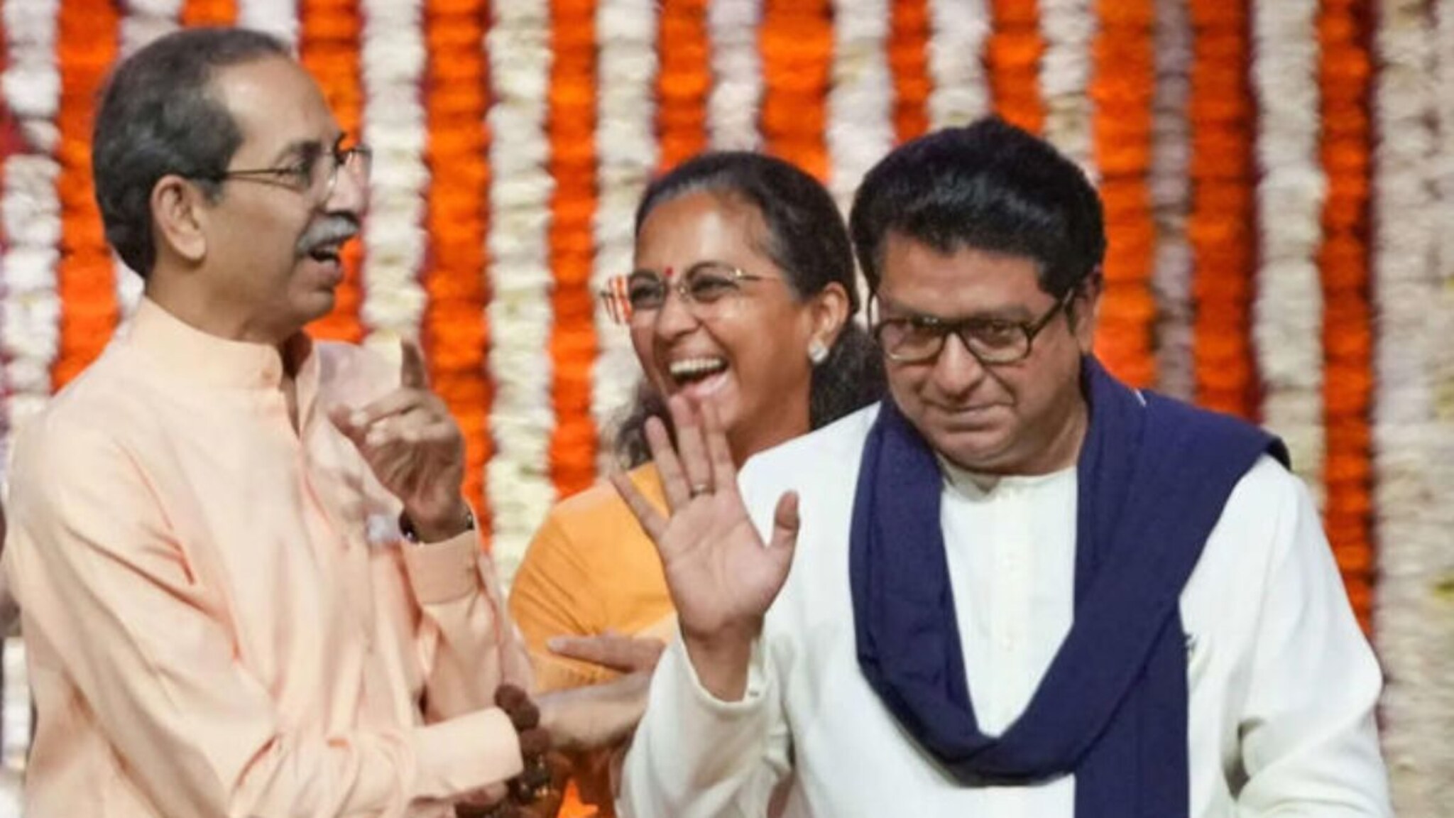 देवाभाऊ, दादा सभेत बिझी, पण ठाकरे बंधू अन् सुप्रिया सुळे पडेल मागे;  कार्यकर्ते हवालदील