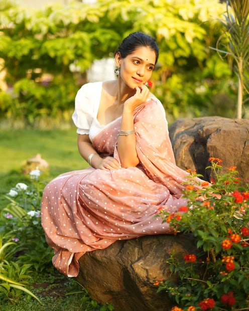 उर्मिलाला जिजा ही सात वर्षांची मुलगी आहे. या सगळ्या गोष्टींचा जिजावर परिणाम होतो का याविषयी बोलताना उर्मिला म्हणाली, 