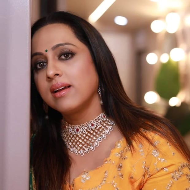  "माझ्याकडे तसा प्रॉब्लेम नव्हता. कारण मी थोडा मोठा होतो. ही आठवीत असताना मी इंजिनिअरींगच्या फर्स्ट इअरला होतो. आईला ही खूप आवडली होती. लग्न त्यावेळी खूप लवकर करायचे. आमच्याकडून काही प्रॉब्लेम नव्हता पण हिच्या घरून थोडा प्रॉब्लेम होता", असं दत्तात्रय म्हणाले.