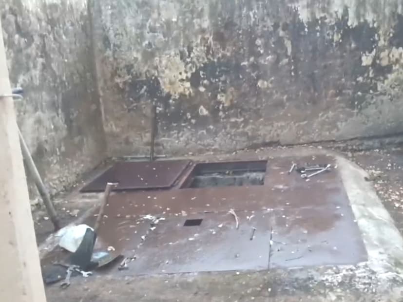 स्थानिक नागरिकांनी हा प्रकार मनपाच्या निष्काळजीपणाचा परिणाम असल्याचा आरोप केला आहे आणि त्वरित पारदर्शक चौकशी करण्याची मागणी केली आहे.