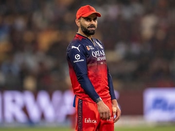 RCB च्या विक्रीमागे विराटच्या रिटायरमेंटचा प्लान... IPL मध्ये भूकंप होणार! ऑक्शनआधी घडामोडींना वेग RCB च्या विक्रीमागे विराटच्या रिटायरमेंटचा प्लान... IPL मध्ये भूकंप होणार! ऑक्शनआधी घडामोडींना वेग