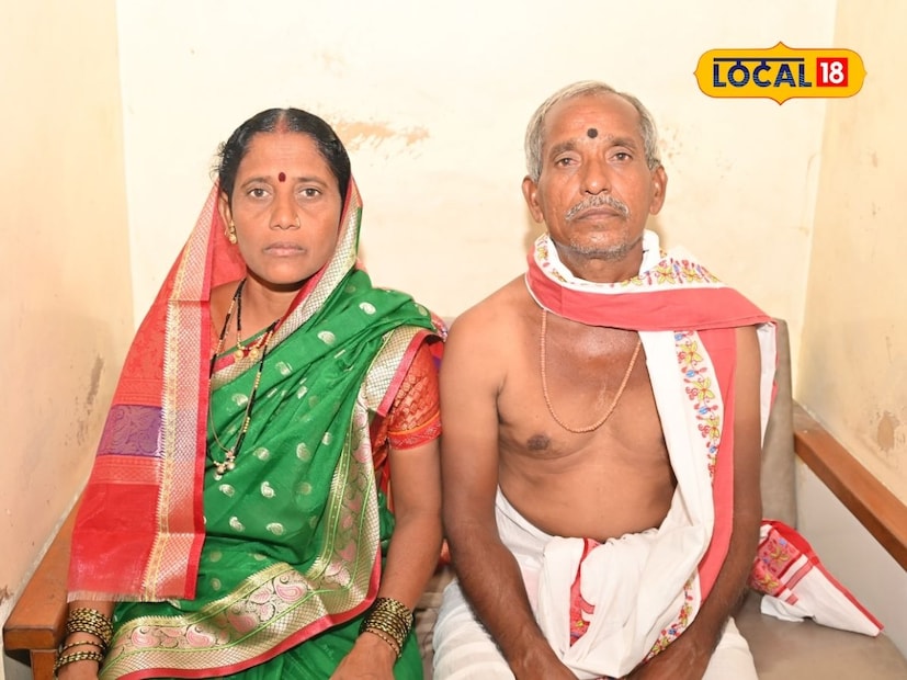 दरवर्षी कार्तिकी एकादशीला परंपरेनुसार राज्याचे उपमुख्यमंत्री आणि मानाचे वारकरी महापूजा करतात. यंदा देखील दर्शन रांगेतून माळकरी वारकरी जोडप्याची महापूजेसाठी निवड झाली. नांदेड जिल्ह्यातील हिमायतनगर येथील पोटा गावचे वारकरी रामराव बसाजी वालेगावकर व सुशीलाबाई रामराव वालेगावकर या दाम्पत्याला महापूजेचा मान मिळाला. वालेगावकर हे गेल्या 20 वर्षांपासून पंढरीची वारी करत आहेत.